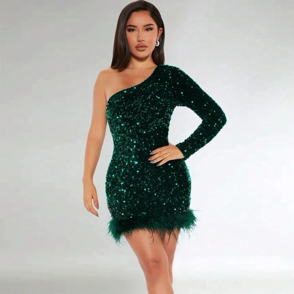 One shoulder fuzzy trim sequin green dress